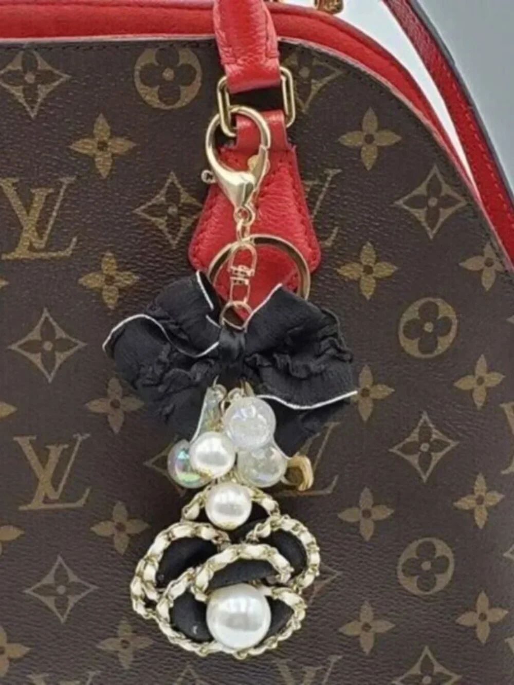 LV Gold Padlock Authentic 🔑 Luxury Bag Charm w/ Unbranded Flower Keychain